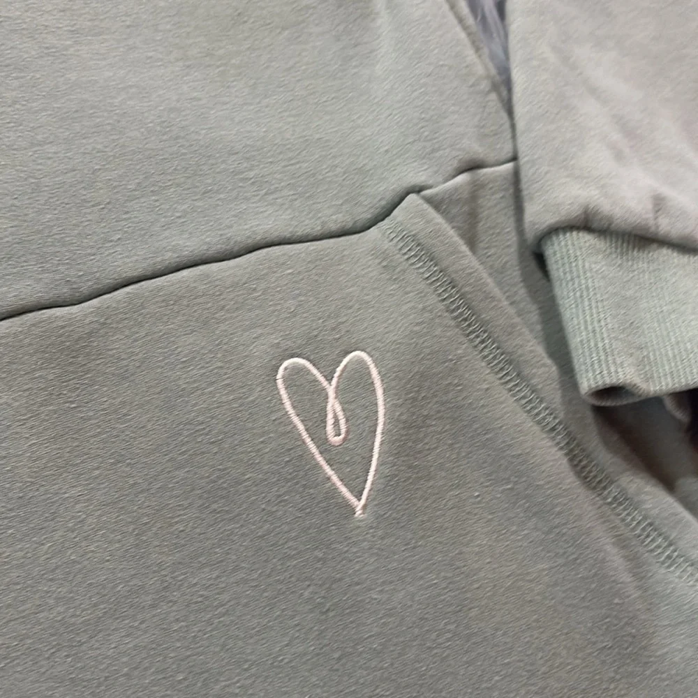 Latched Mama harbor snap pullover Sage Green with Heart Detail - Picture 7 of 10